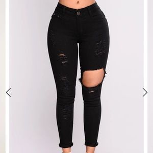 FASHION NOVA Black distressed jeans